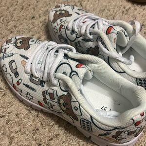 Brand new medical tennis shoes